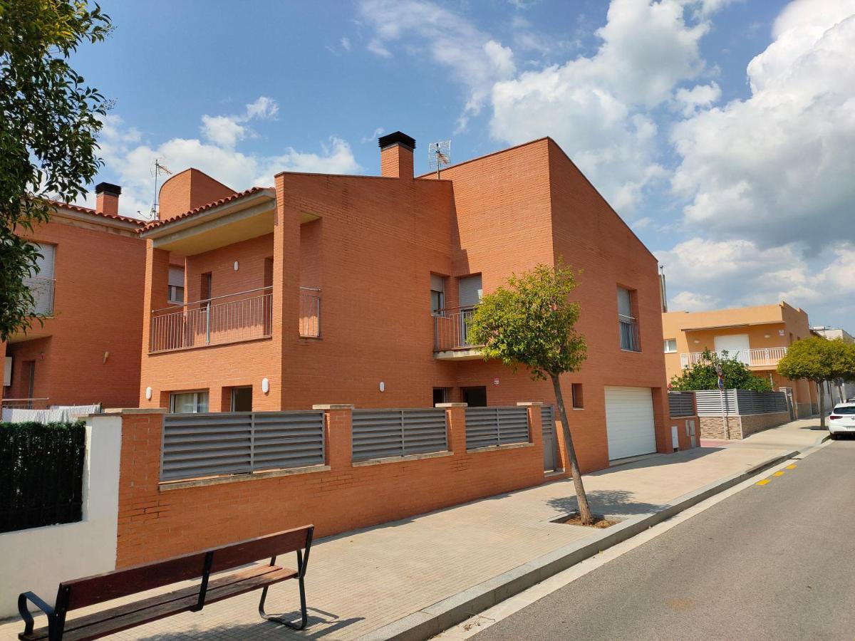 Amplio Con Jardin Y Zona Barbacoa. Holiday home Reus